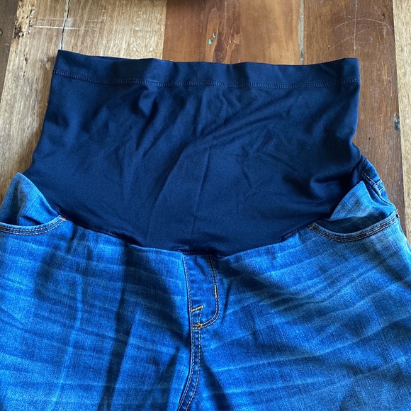 Maternity Bermuda shorts - Picture 2 of 5